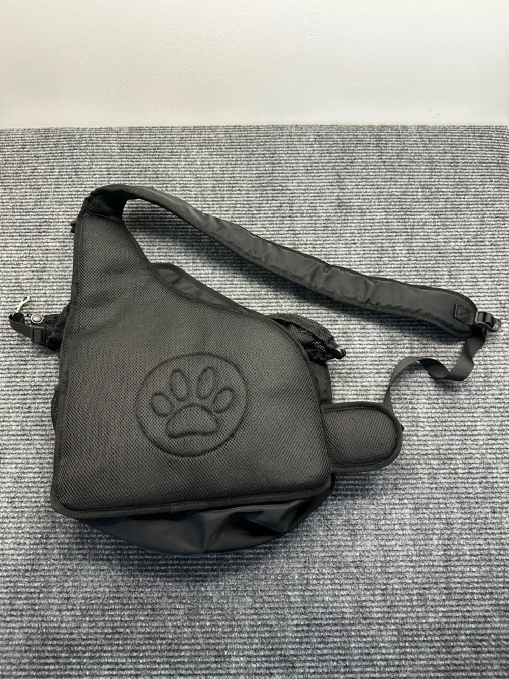 Slow T Black Side Sling Pet Carrier Button Padded Adjustable Strap Medium